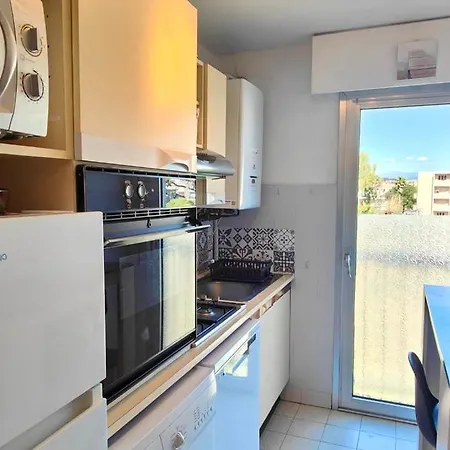 公寓 Charming T2 With Balcony Near The Port Of Fréjus